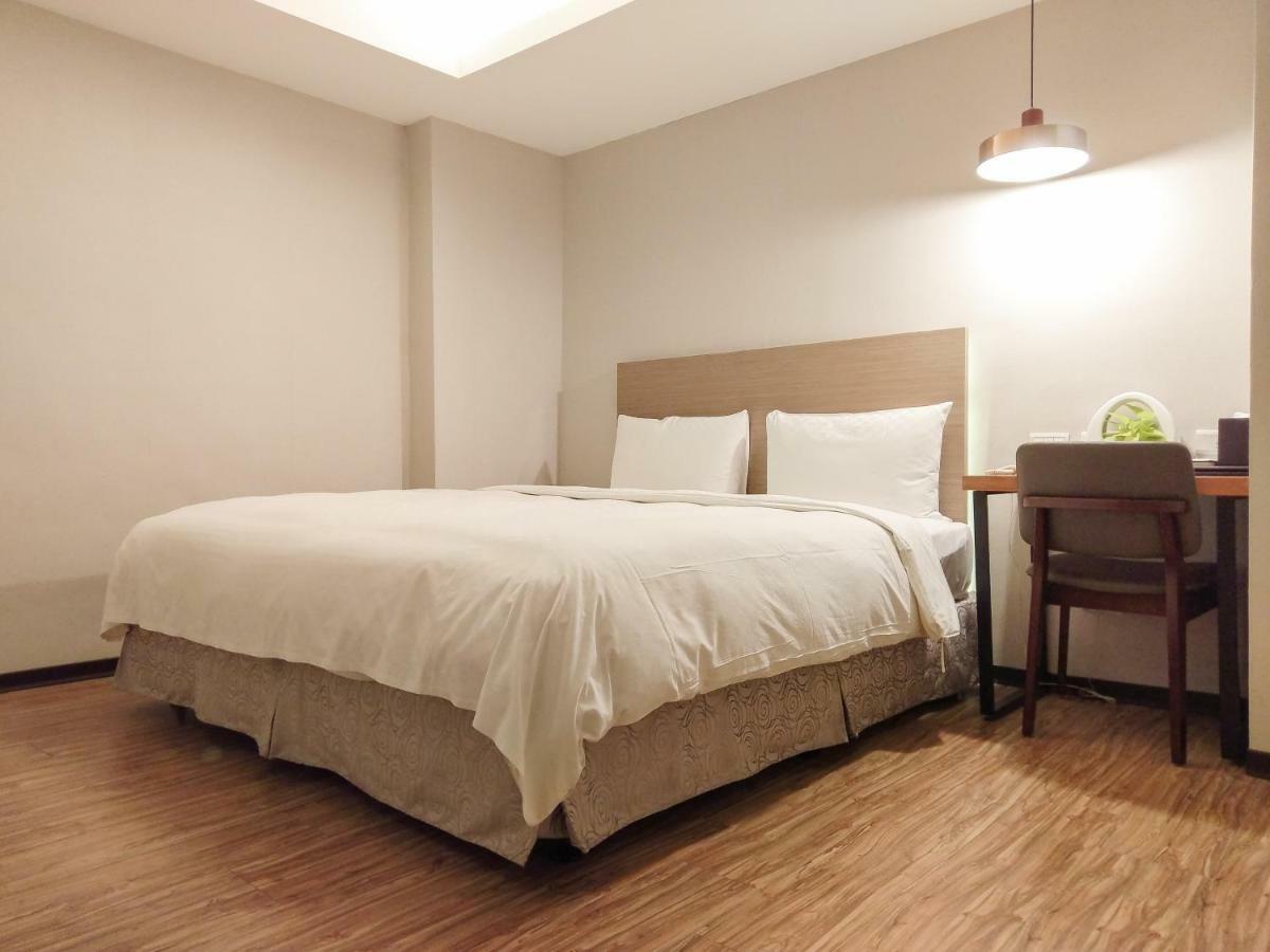 Lan Ting Business Inn Taipei Extérieur photo