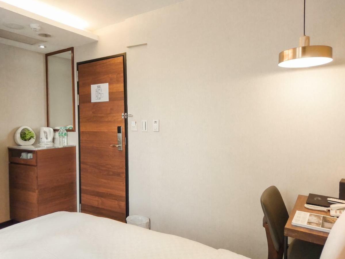 Lan Ting Business Inn Taipei Extérieur photo